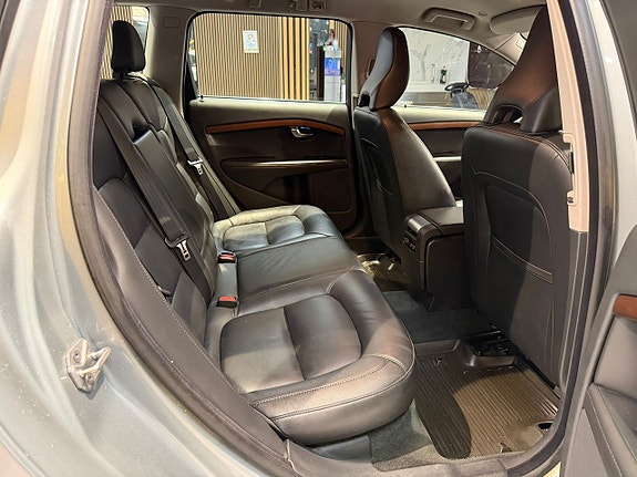 Volvo V70 19 of 30