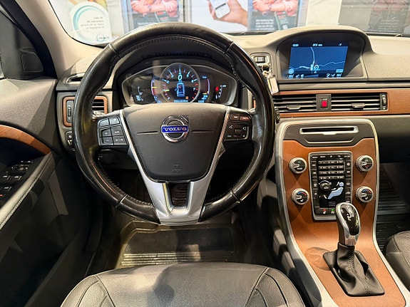 Volvo V70 11 of 30