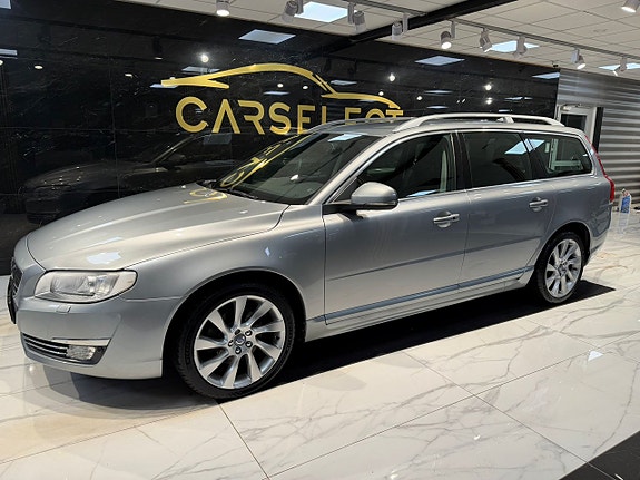 Volvo V70 2 of 30