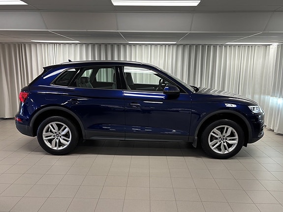 Audi Q5 2 of 5