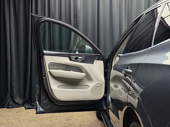 Volvo XC60 14 of 27