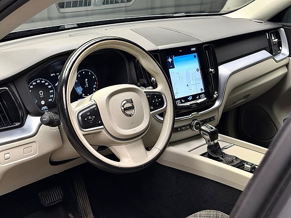 Volvo XC60 15 of 27