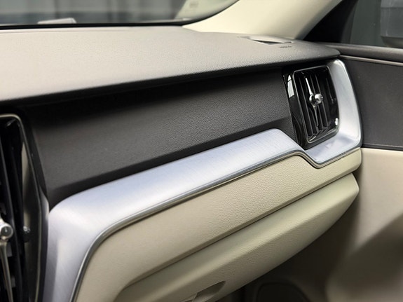 Volvo XC60 23 of 27