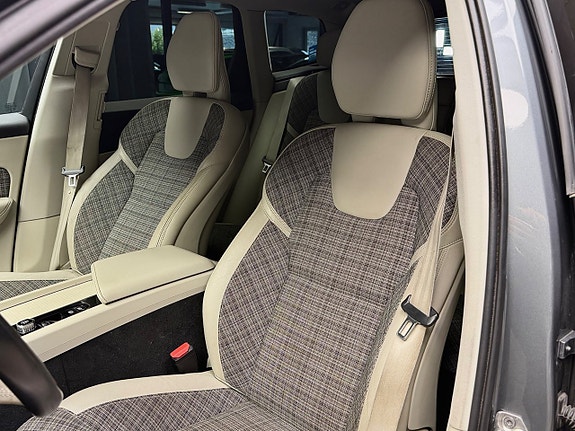 Volvo XC60 17 of 27