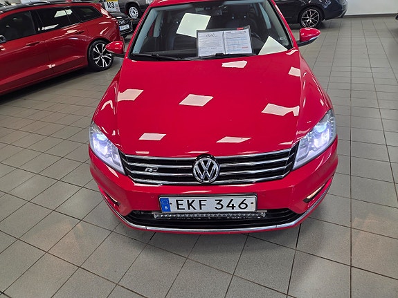 Volkswagen Passat 13 of 22