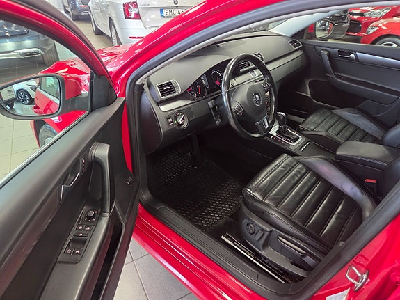 Volkswagen Passat 3 of 22