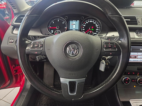 Volkswagen Passat 17 of 22