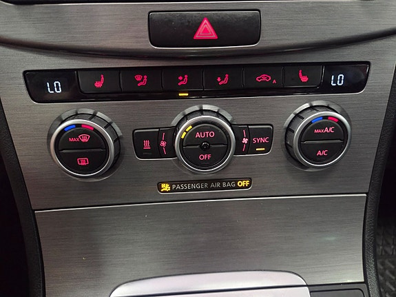 Volkswagen Passat 21 of 22