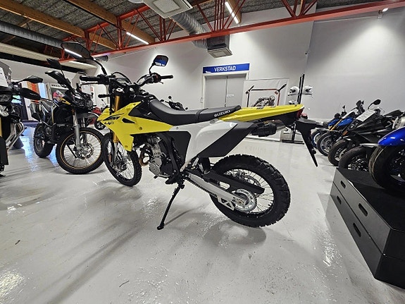 Suzuki DR-Z4S 3 of 6