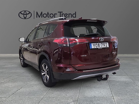 Toyota RAV4 2 of 5