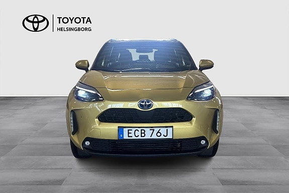 Toyota Yaris Cross 2 of 5