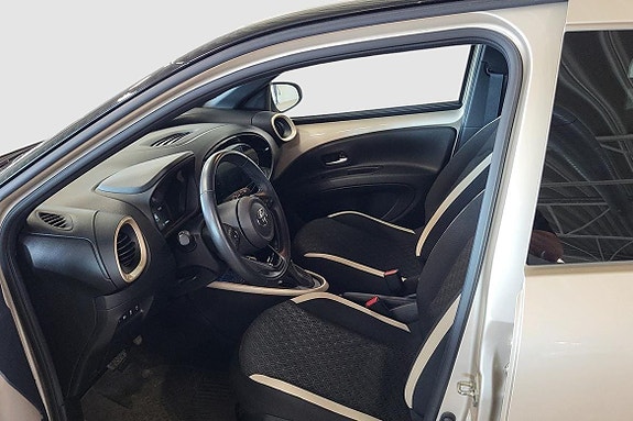 Toyota Aygo X 7 of 11