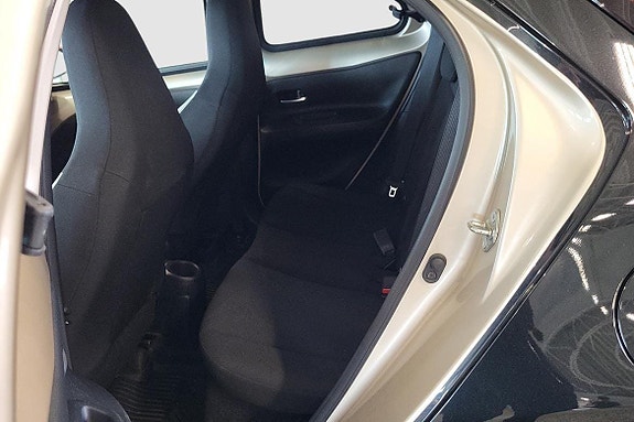 Toyota Aygo X 8 of 11