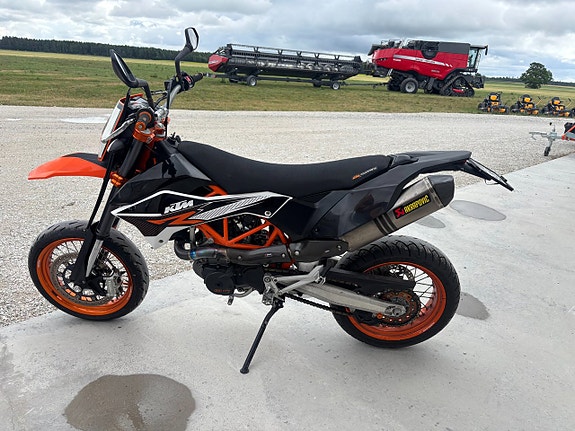 KTM 690 LC4 2 of 3