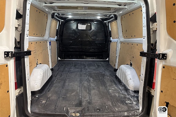 Ford Transit Custom 10 of 10