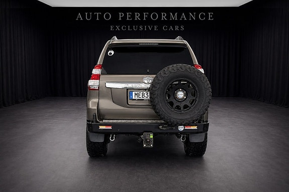 Toyota Land Cruiser 4 of 5