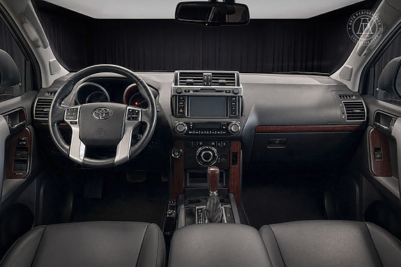 Toyota Land Cruiser 7 of 8