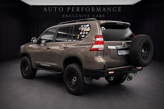 Toyota Land Cruiser 3 of 5