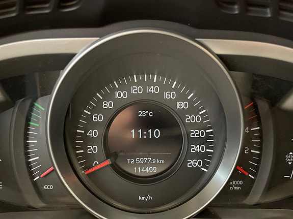 Volvo V40 13 of 16