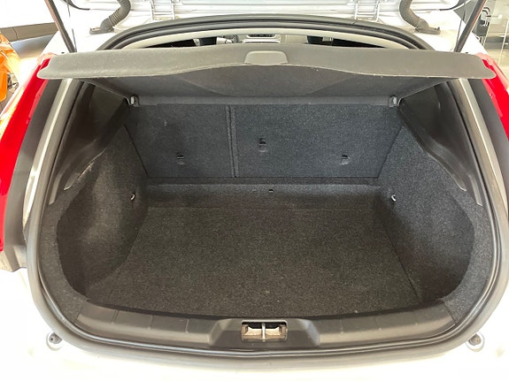 Volvo V40 16 of 16