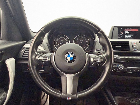 BMW 118i 13 of 30