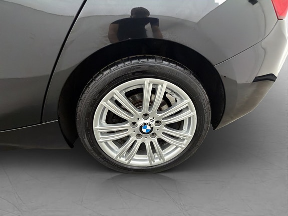 BMW 118i 29 of 30