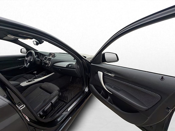 BMW 118i 15 of 30