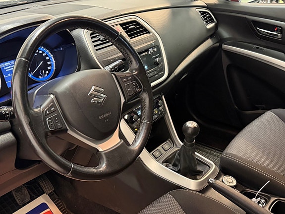 Suzuki S-Cross 10 of 21