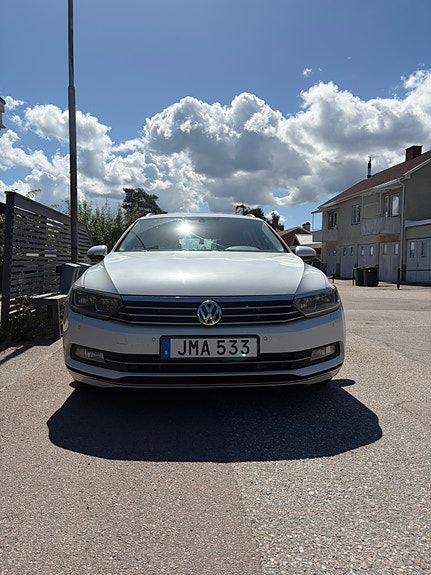 Volkswagen Passat 3 of 6