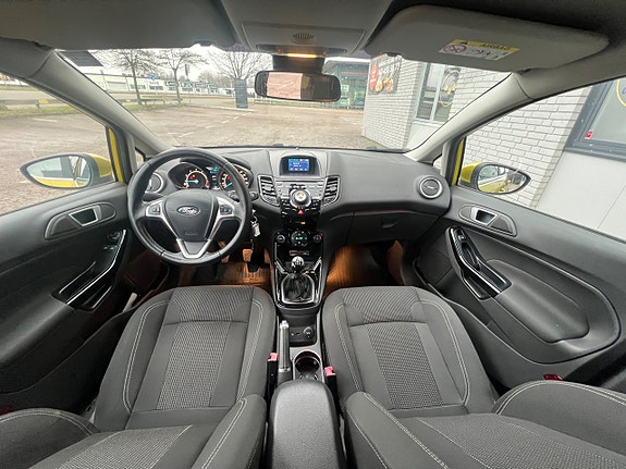 Ford Fiesta 9 of 27