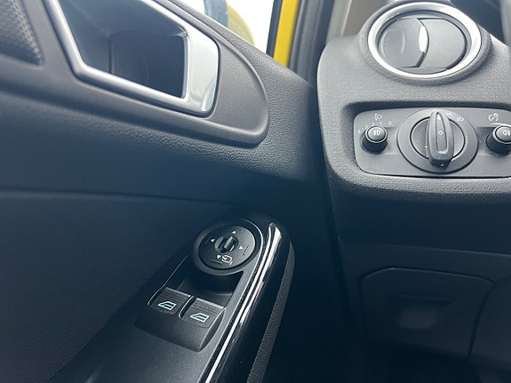 Ford Fiesta 17 of 27