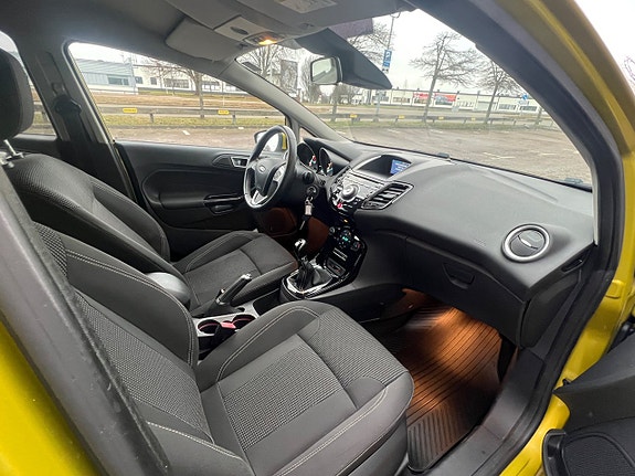 Ford Fiesta 12 of 27