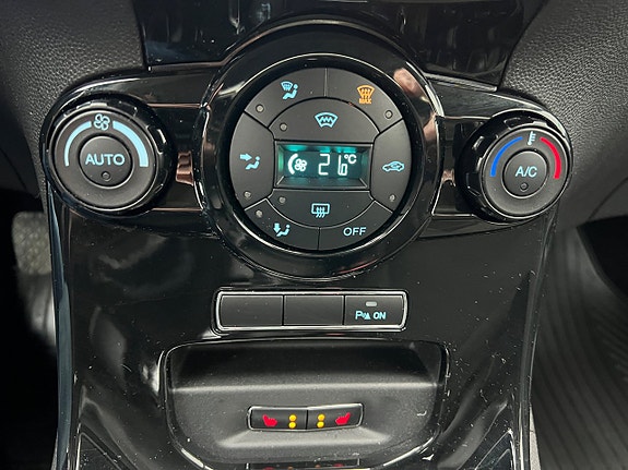 Ford Fiesta 21 of 27