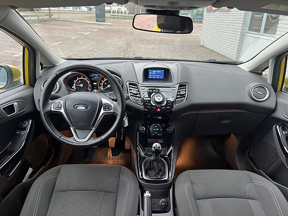 Ford Fiesta 8 of 27