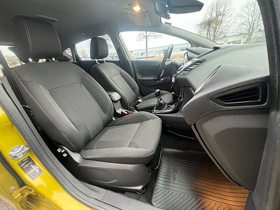 Ford Fiesta 13 of 27