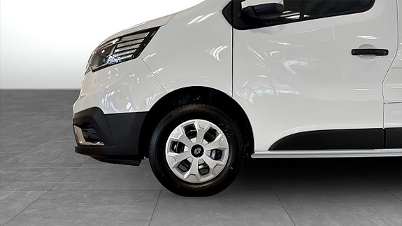 Renault Trafic 9 of 9