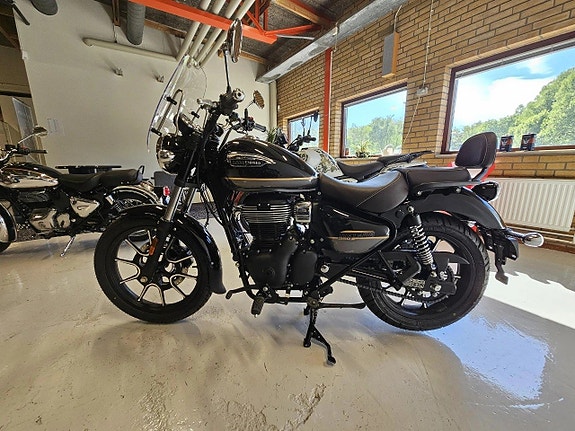 Royal Enfield Meteor 350 5 of 5