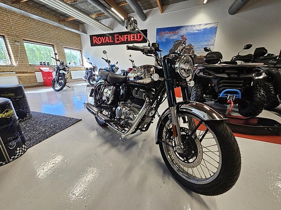 Royal Enfield Classic 350 4 of 4