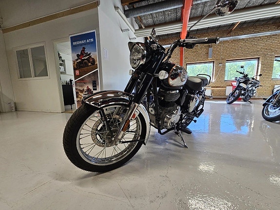 Royal Enfield Classic 350 3 of 4