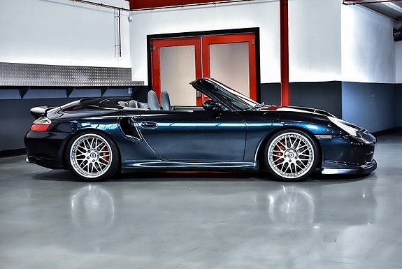 Porsche 911 Turbo 4 of 4