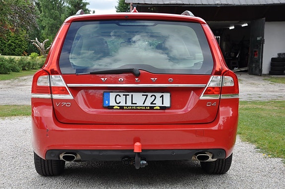 Volvo V70 4 of 5