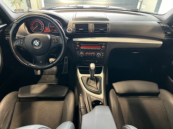 BMW 123d 11 of 16