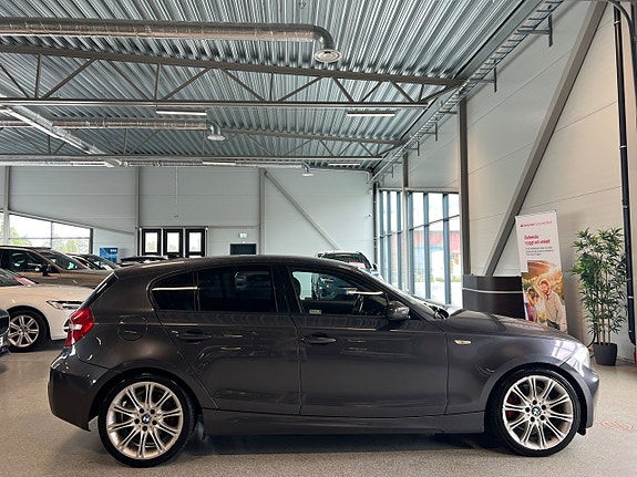 BMW 123d 2 of 5