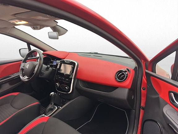 Renault Clio 23 of 29
