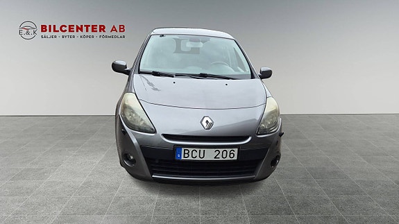 Renault Clio 2 of 5