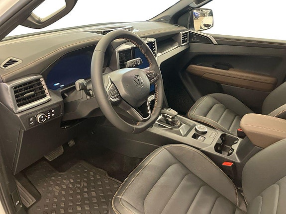Volkswagen Amarok 10 of 11