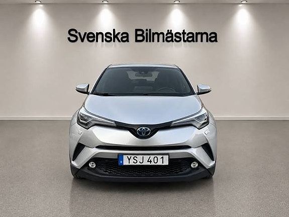 Toyota C-HR 3 of 13