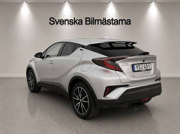 Toyota C-HR 8 of 13