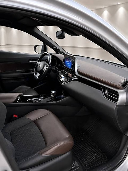 Toyota C-HR 12 of 13