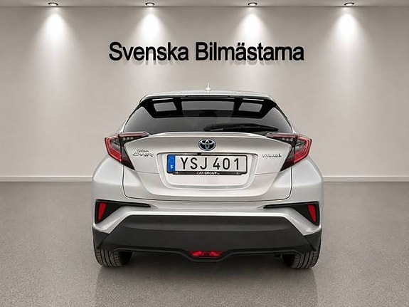 Toyota C-HR 7 of 13